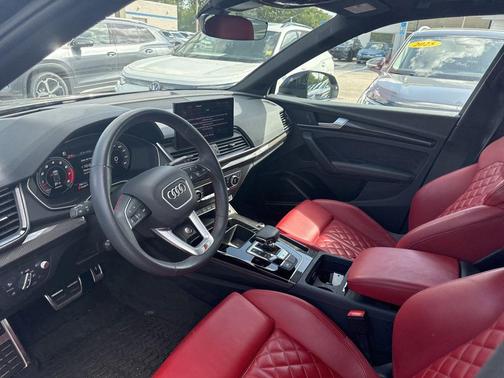 Mythos Black Metallic 2024 Audi SQ5 3.0T Prestige