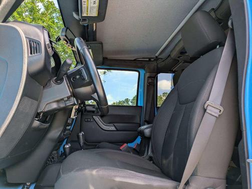 Chief Clearcoat 2017 Jeep Wrangler Unlimited Sport