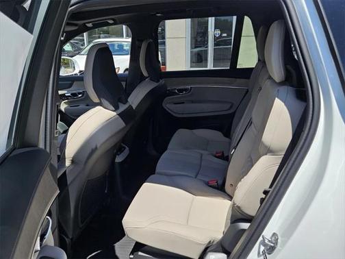 2025 Volvo XC90 Plug-In Hybrid T8 Plus 7-Seater