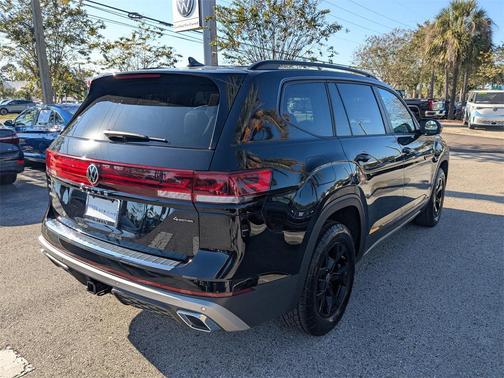 2025 Volkswagen Atlas 2.0T Peak Edition