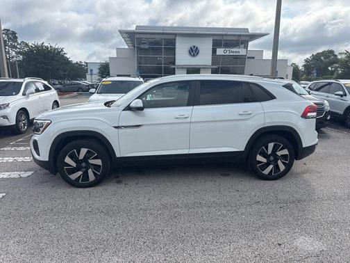 Pure White 2024 Volkswagen Atlas Cross Sport 2.0T SE w/Technology