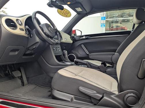 2018 Volkswagen Beetle 2.0T Coast