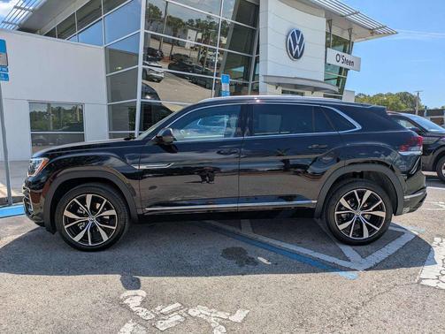 deep black pearl 2026 Volkswagen Atlas Cross Sport 2.0T SEL Premium