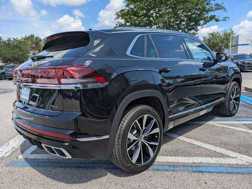 deep black pearl 2026 Volkswagen Atlas Cross Sport 2.0T SEL Premium