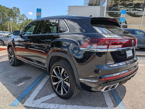 deep black pearl 2026 Volkswagen Atlas Cross Sport 2.0T SEL Premium