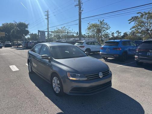 2015 Volkswagen Jetta 2.0L TDI SE w/Connectivity