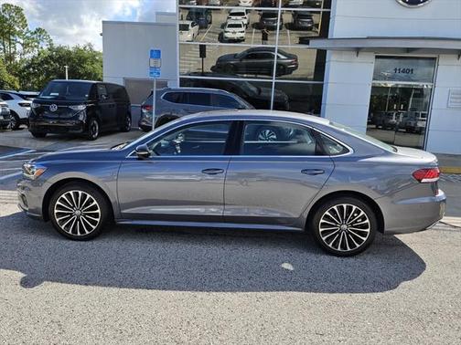 2022 Volkswagen Passat 2.0T Limited Edition
