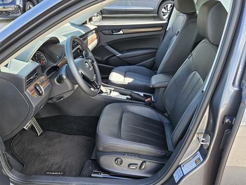 2022 Volkswagen Passat 2.0T Limited Edition