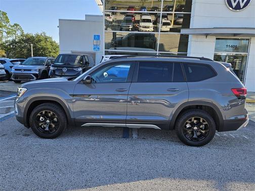 2025 Volkswagen Atlas 2.0T Peak Edition