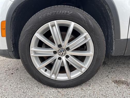 2016 Volkswagen Tiguan SE