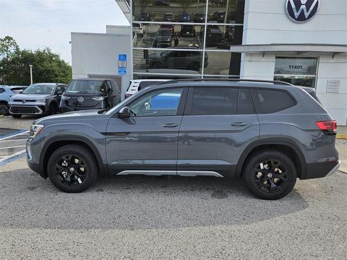 2026 Volkswagen Atlas 2.0T Peak Edition