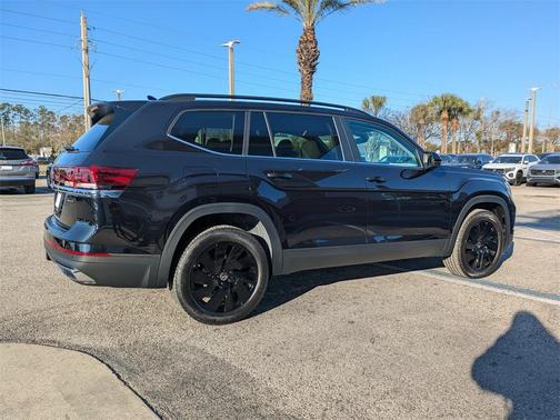 2026 Volkswagen Atlas 2.0T SE w/Technology 4MOTION