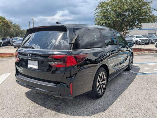 Crystal Black Pearl 2025 Honda Odyssey EX-L