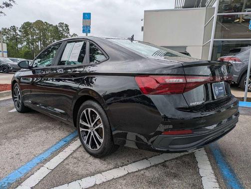 Deep Black Pearl 2026 Volkswagen Jetta 1.4T S