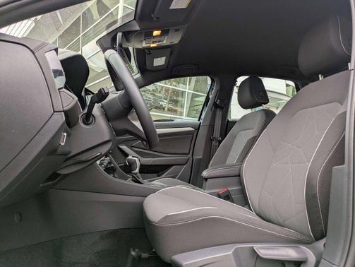 Deep Black Pearl 2026 Volkswagen Jetta 1.4T S