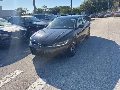 Deep Black Pearl 2026 Volkswagen Jetta 1.4T S