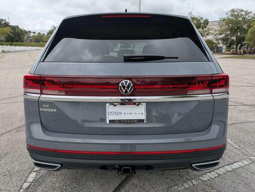 pure gray 2026 Volkswagen Atlas 2.0T SE w/Technology