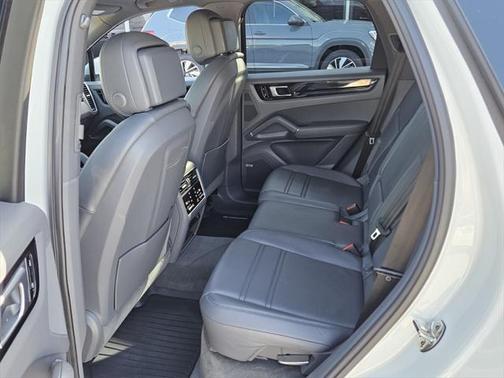 2019 Porsche Cayenne Base