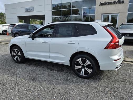 2025 Volvo XC60 Plug-In Hybrid T8 Core