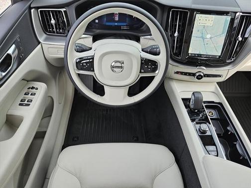 2025 Volvo XC60 Plug-In Hybrid T8 Core