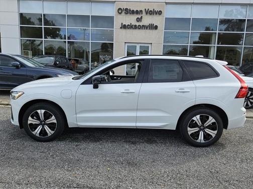 2025 Volvo XC60 Plug-In Hybrid T8 Core