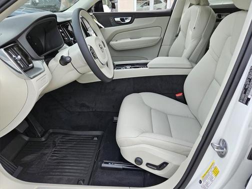 2025 Volvo XC60 Plug-In Hybrid T8 Core