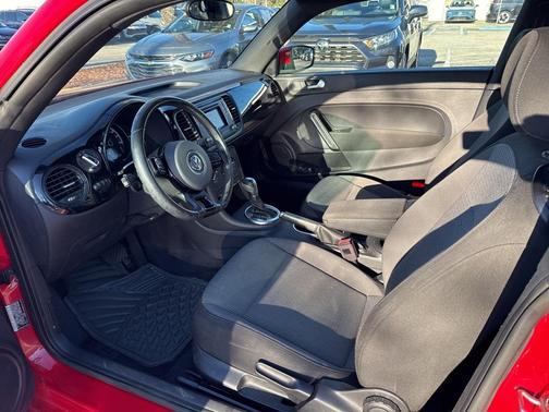 2019 Volkswagen Beetle 2.0T S