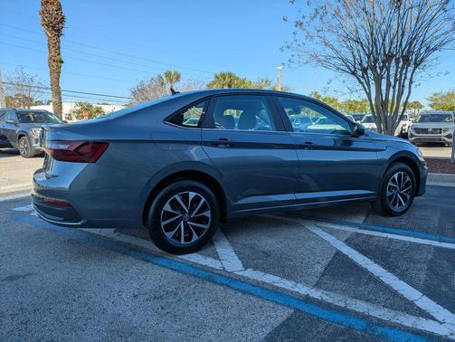Platinum Gray Metallic 2026 Volkswagen Jetta 1.4T S