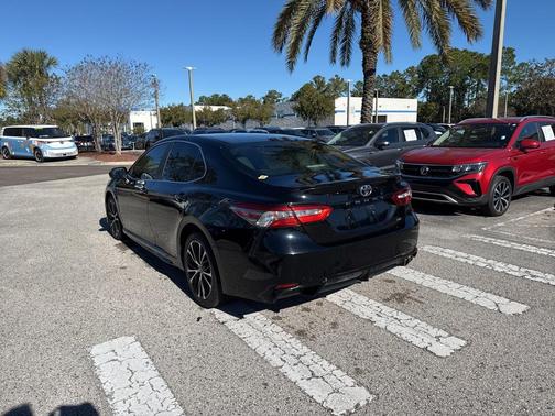 2018 Toyota Camry SE