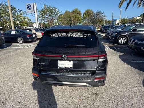 2025 Volkswagen Taos 1.5T SE