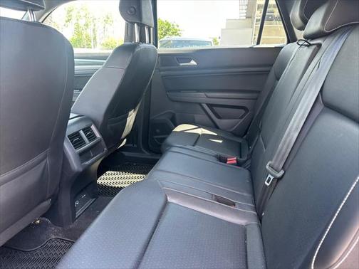 2020 Volkswagen Atlas Cross Sport 3.6L V6 SE w/Technology R-Line
