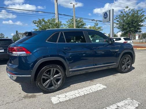 2020 Volkswagen Atlas Cross Sport 3.6L V6 SE w/Technology R-Line