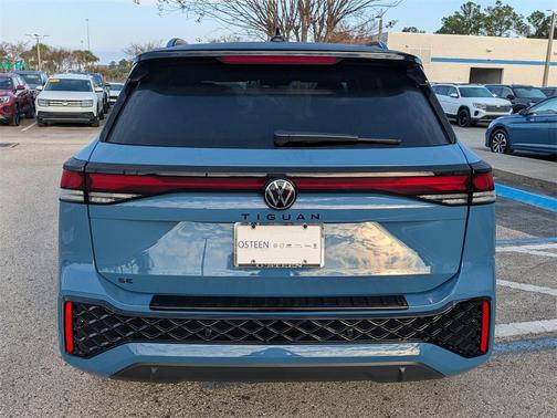 2026 Volkswagen Tiguan 2.0T SE R-Line Black