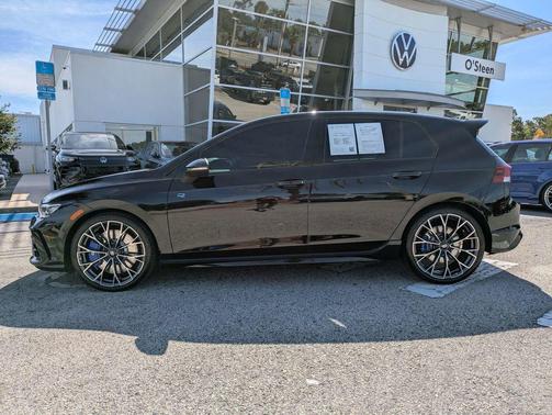 mythos black metallic 2026 Volkswagen Golf R 2.0T DSG