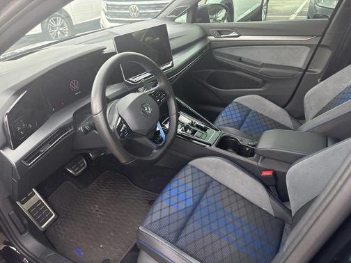 mythos black metallic 2026 Volkswagen Golf R 2.0T DSG