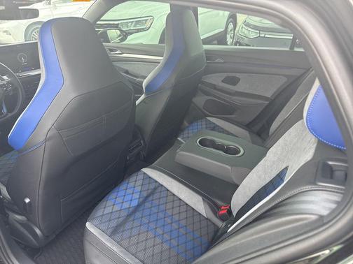 mythos black metallic 2026 Volkswagen Golf R 2.0T DSG