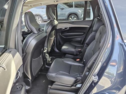 2022 Volvo XC90 Recharge Plug-In Hybrid T8 Inscription 6 Passenger