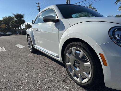 2019 Volkswagen Beetle 2.0T SE