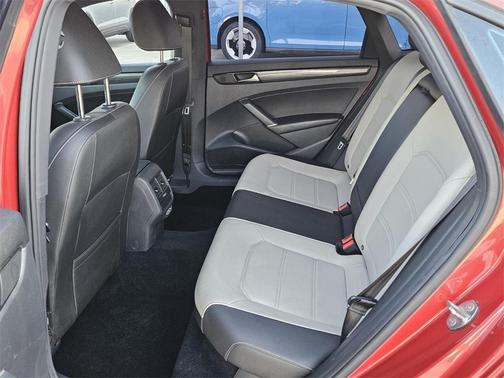 2021 Volkswagen Passat 2.0T R-Line