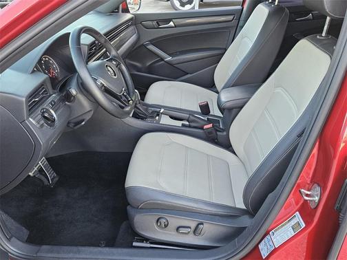 2021 Volkswagen Passat 2.0T R-Line