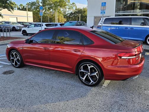 2021 Volkswagen Passat 2.0T R-Line