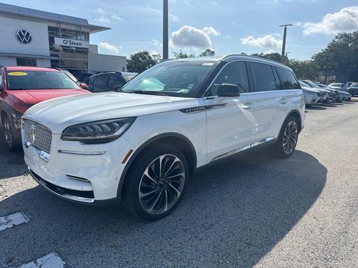 White Metallic 2022 Lincoln Aviator Reserve AWD