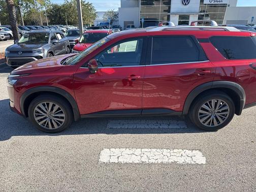 2024 Nissan Pathfinder SL 4WD