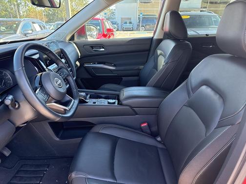 2024 Nissan Pathfinder SL 4WD