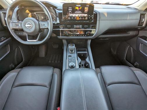 2024 Nissan Pathfinder SL 4WD