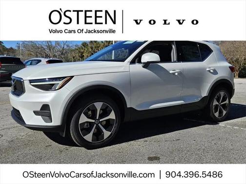 2025 Volvo XC40 B5 Core Bright Theme