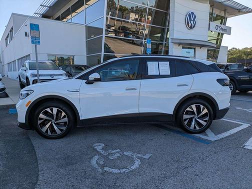 Pure White 2023 Volkswagen ID.4 Pro