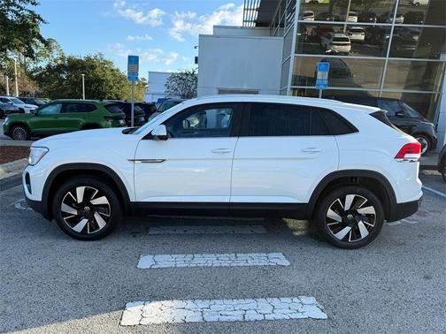 2026 Volkswagen Atlas Cross Sport 2.0T SE w/Technology
