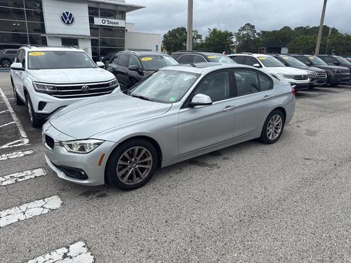 Glacier Silver Metallic 2018 BMW 320 i