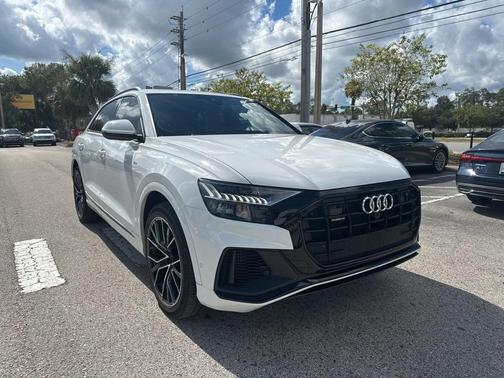 2023 Audi Q8 55 Prestige